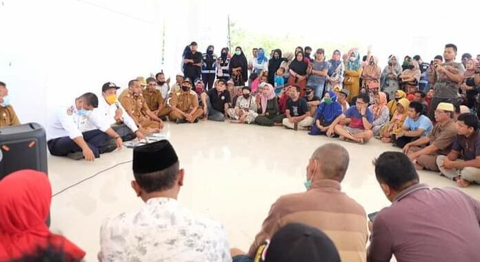 Wakil Bupati Jeneponto Bersama Tim Penanganan Pasar Karisa Mediasi Dengan Pedagang Wakil Bupati Jeneponto