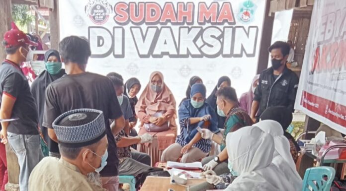 YNCI Jeneponto Chapter Bersama HPMT Komisariat STIEM Bongaya Gebyar Vaksinasi YNCI
