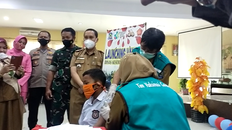 205 Siswa Disuntik dalam Vaksinasi Perdana Anak Usia 6-11 Tahun di Jeneponto