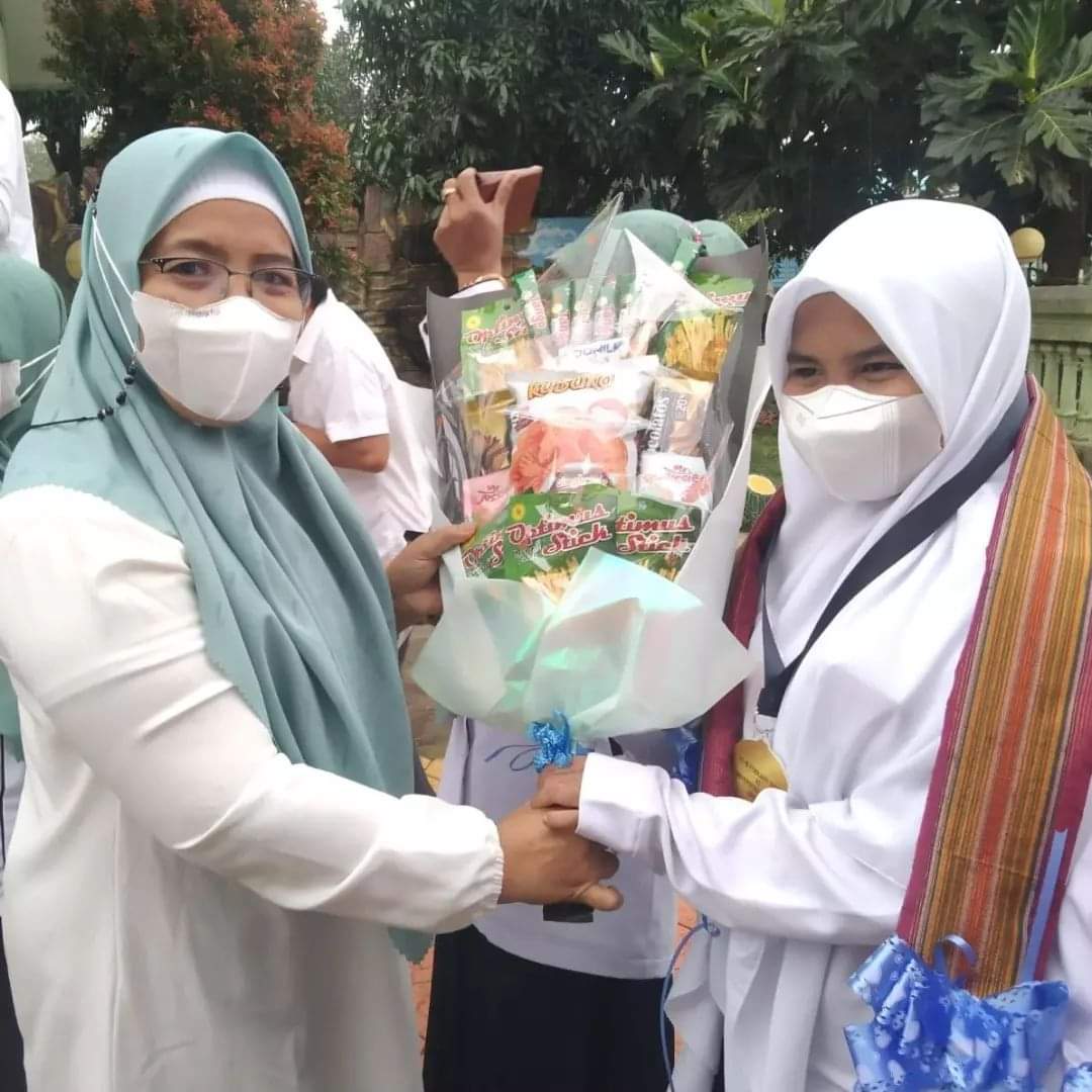 Kepala MTsN 2 Jeneponto Sambut Tim Robotik Peraih Emas di Ajang Internasional