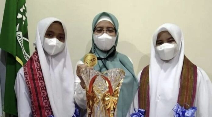 Kepala MTsN 2 Jeneponto Sambut Tim Robotik Peraih Emas di Ajang Internasional