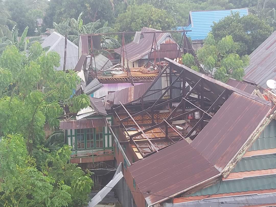 Masjid dan Sejumlah Rumah Warga di Jeneponto Rusak Parah Diterjang Angin Puting Beliung