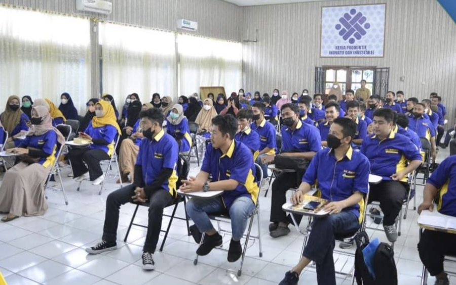 Ketua TP PKK Jeneponto Paparkan Materi Soft Skill pada Pelatihan Kejuruan di UPT BLK