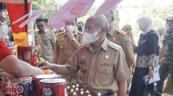 Bupati Jeneponto Pantau Pasar Murah yang Dilaksanakan dalam Rangka HBKN Bupati