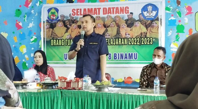 Hadiri Rapat Orang Tua Siswa Baru UPT SDN 8 Binamu, Wabup Jeneponto Harap Ini Hadiri Rapat