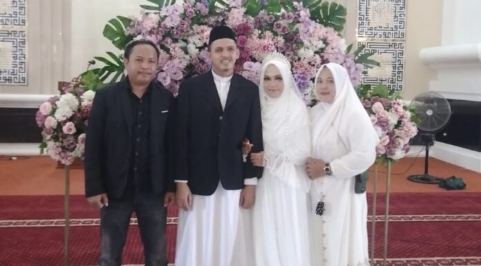 Sempat Terancam Batal, Kedua Sejoli ini Langsungkan Akad Nikah Sempat