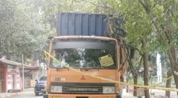 Seorang Pria Ditemukan Tak Bernyawa di Atas Mobil Kontainer Seorang Pria