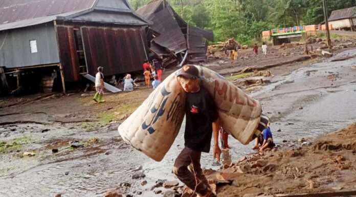 Pasca Banjir, Pemkab Jeneponto Lalaikan Korban di Desa Pappalluang Pasca Banjir