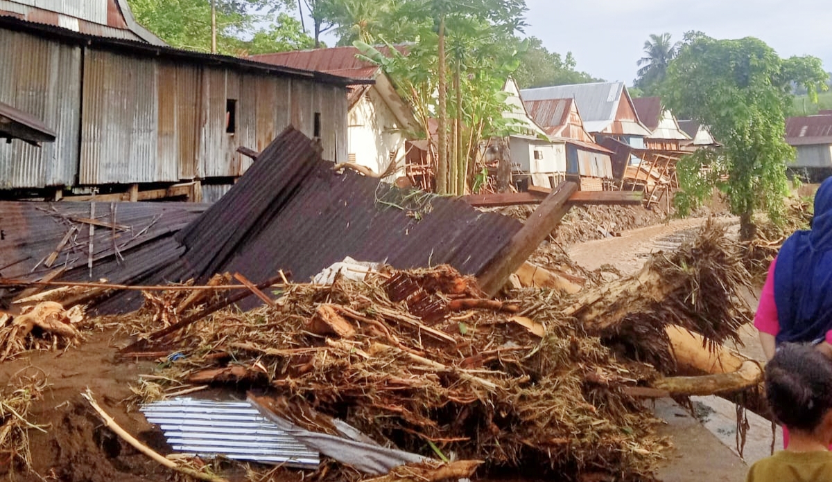 Pasca Banjir, Pemkab Jeneponto Lalaikan Korban di Desa Pappalluang