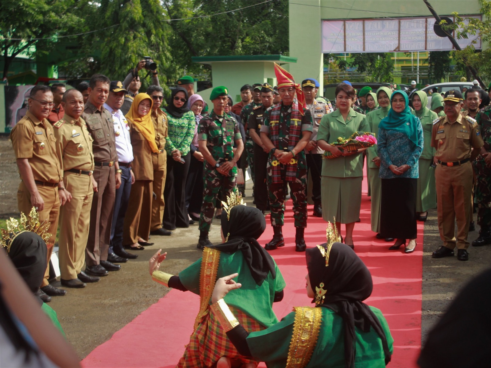 Bupati dan Ketua TP PKK Jeneponto Sambut Pangdam XIV Hasanuddin