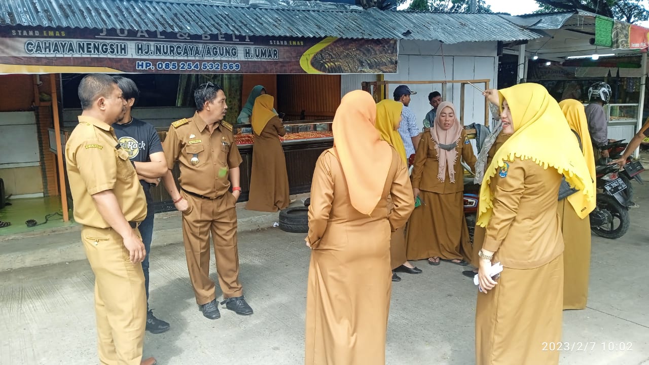 TPID Jeneponto Sidak Harga Bahan Pokok di Pasar Karisa