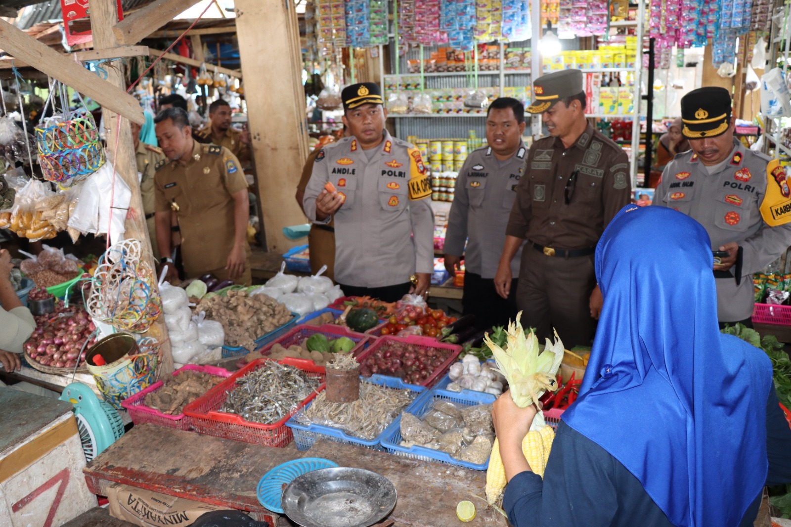 Kapolres bersama TPID Jeneponto Pantau Harga dan Stok Bahan Pokok