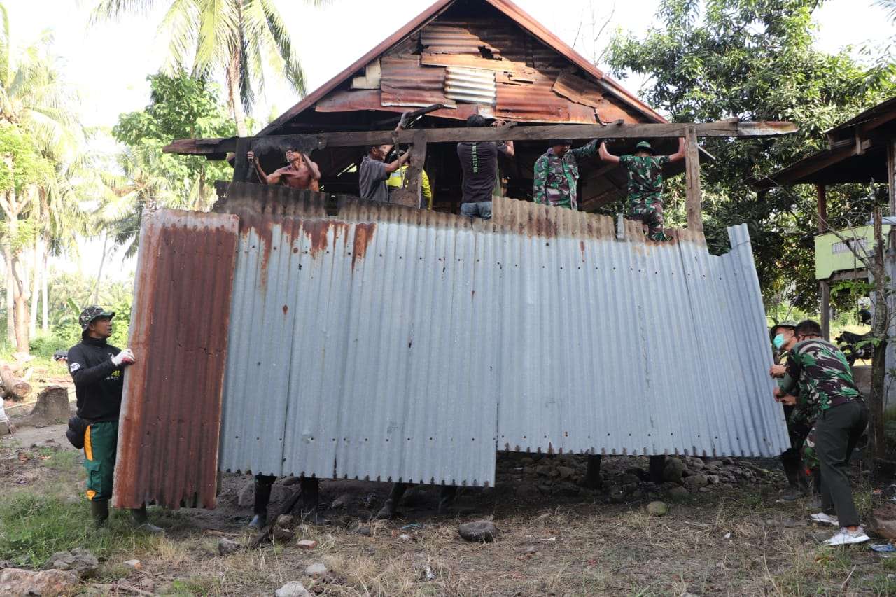 Wujudkan Mimpi Lansia 98 Tahun, Satgas TMMD 116 Kodim Jeneponto Bangun Rumah Kamange