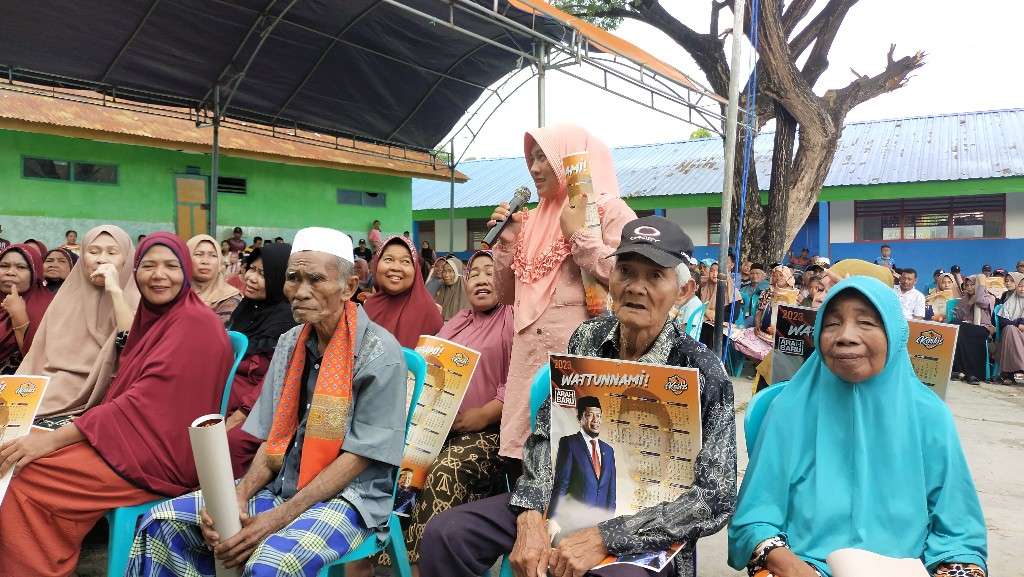 Gelar Reses Masa Sidang III di Lantaka Mangepong, Syamsuddin Karlos Dibanjiri Aspirasi