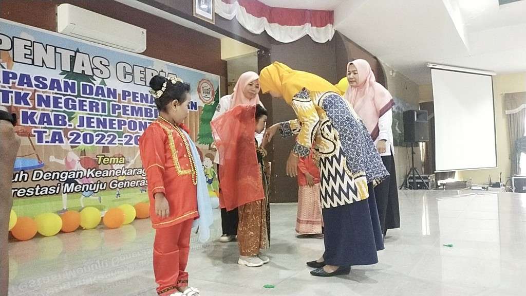 Pentas Ceria Penamatan dan Pelepasan 74 Siswa TK Negeri Pembina Kabupaten Jeneponto