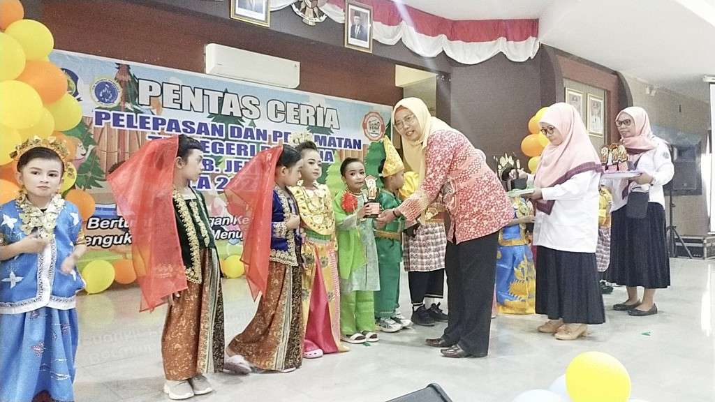 Pentas Ceria Penamatan dan Pelepasan 74 Siswa TK Negeri Pembina Kabupaten Jeneponto