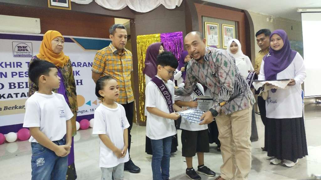 Pentas Akhir Tahun Ajaran dan Pelepasan 77 Peserta Didik TK LP2AUD Belay Kasih Jeneponto