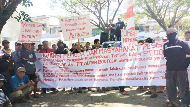 Alami Kerugian, Ratusan Petani Rumput Laut Seruduk Kantor DPRD Jeneponto Alami Kerugian