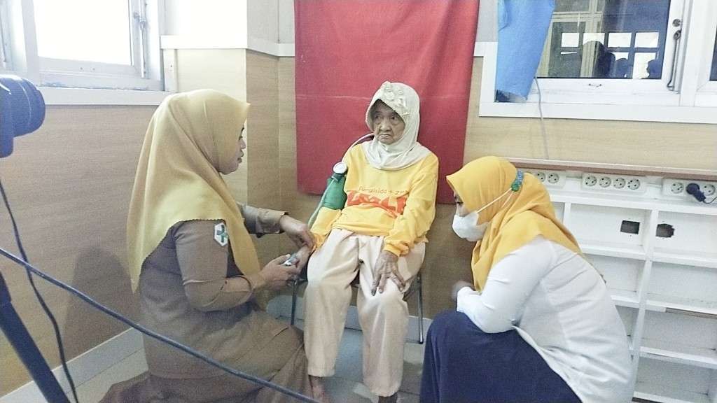 Plt Kadis Dukcapil Jeneponto Jemput Langsung Lansia Tak Punya Dokumen Kependudukan