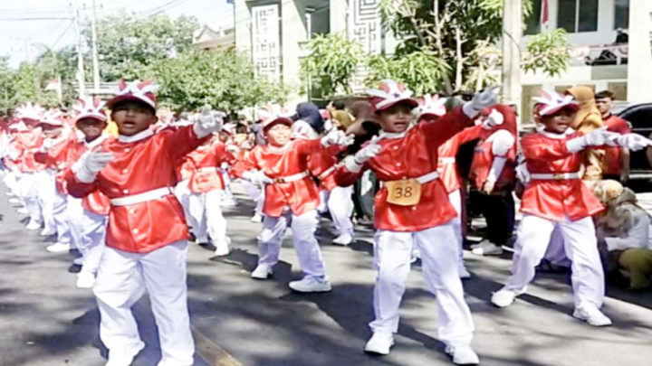 101 Peserta Ikuti Gerak Jalan Indah Meriahkan HUT Ke-78 Kemerdekaan RI di Jeneponto 101 Peserta Ikuti