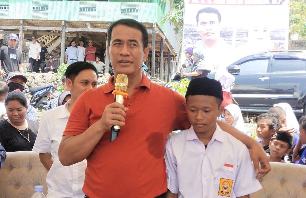 Sosok Anak Yatim Piatu yang Ditanggung Andi Amran Sulaiman Hingga Perguruan Tinggi