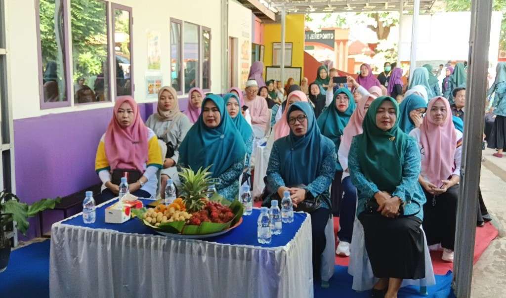 Pj Ketua TP PKK Jeneponto Kunjungi TK LP2AUD Belay Kasih