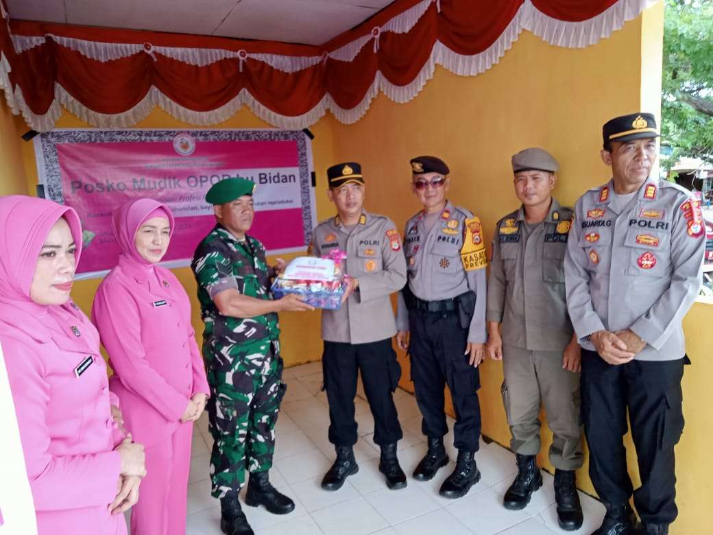 Ketua Bhayangkari Cabang Jeneponto Kunjungi Pos Pengamanan Operasi Ketupat Lipu