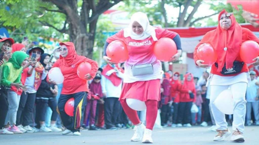 Lomba Lari Balon dan Sarung Semarakkan Peringatan HUT Ke-79 RI di Jeneponto