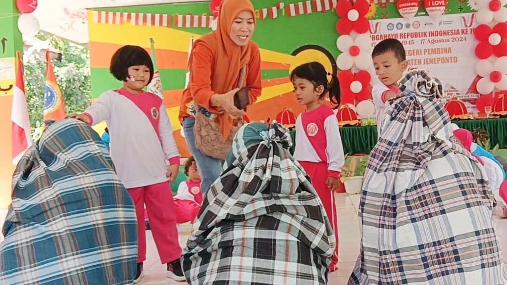 Seru! Siswa TK Pembina Jeneponto Antusias Semarakkan HUT Ke-79 RI