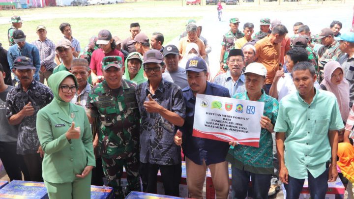 40 Kelompok Tani Terima Bantuan Mesin Air dari Pangdam XIV Hasanuddin 40 Kelompok Tani