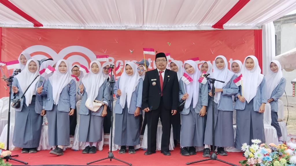 Paduan Suara Siswa SMA Negeri 1 Meriahkan Upacara HUT RI Ke-80 di Jeneponto