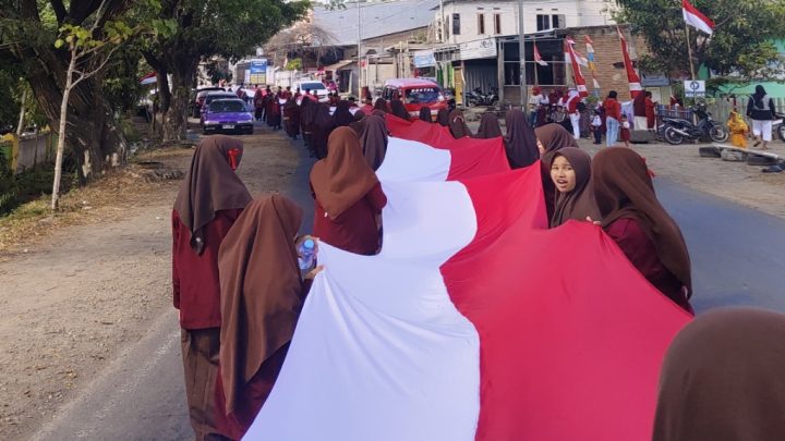 HUT RI ke-80 Tahun 2025, MTsN 1 Jeneponto Gelar Kirab Bendera Merah Putih 80 Meter HUT RI ke-80