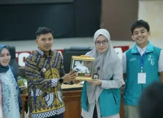 SMP Islam Athirah Makassar Gelar Silaturahmi dan Fieldtrip Sosial di Jeneponto SMP Islam