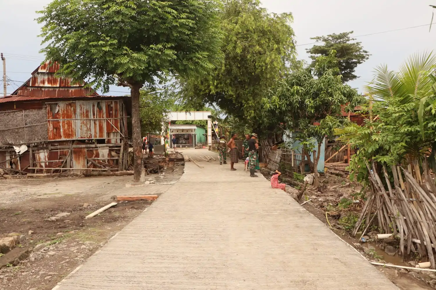 Jejak Keringat Satgas TMMD, Jalan Rabat Beton 1.100 Meter Hubungkan Dua Kecamatan, Buka Gerbang Kesejahteraan